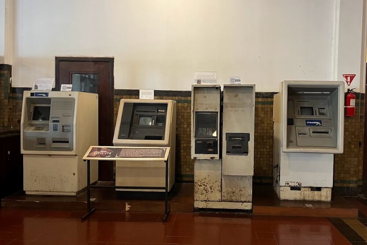 Mesin ATM Mandiri Tempo Dulu