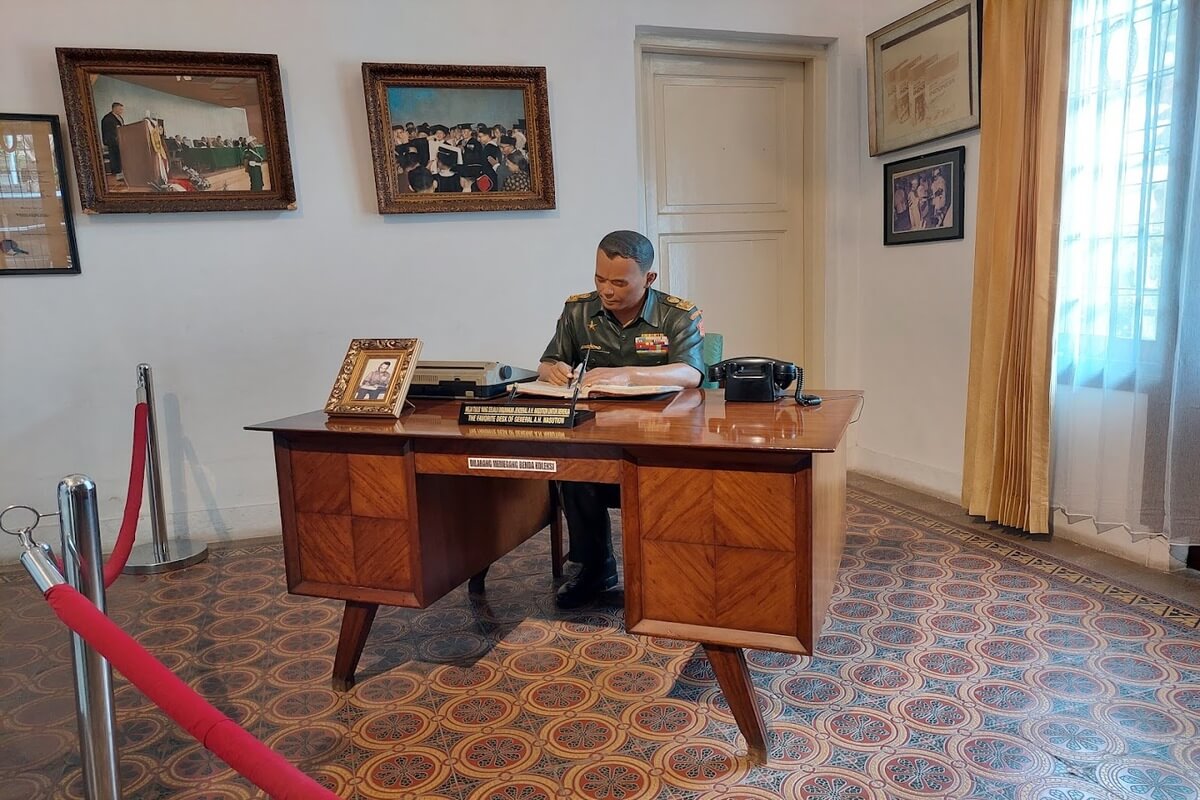 Ruang Kerja Jenderal A. H. Nasution