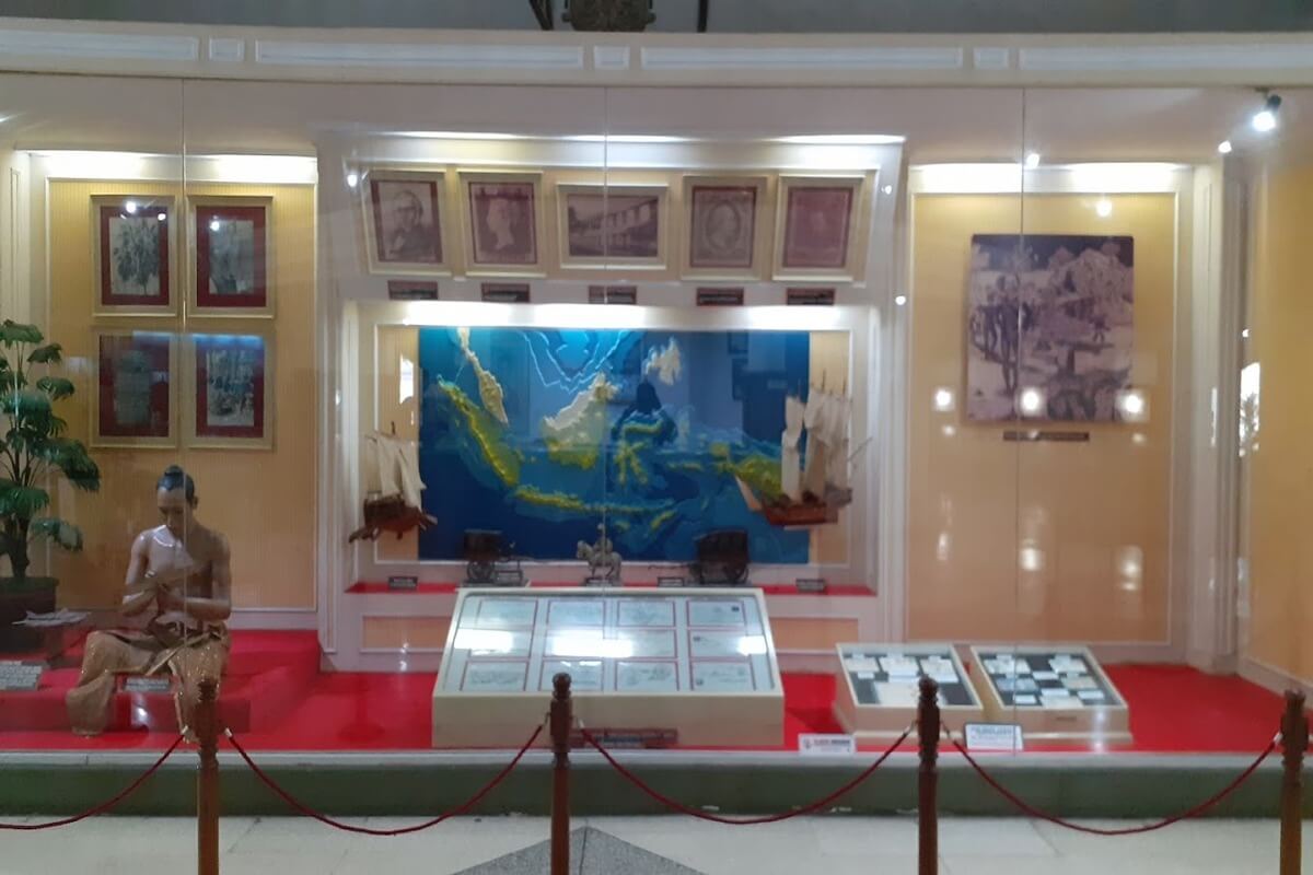 Koleksi Museum Perangko