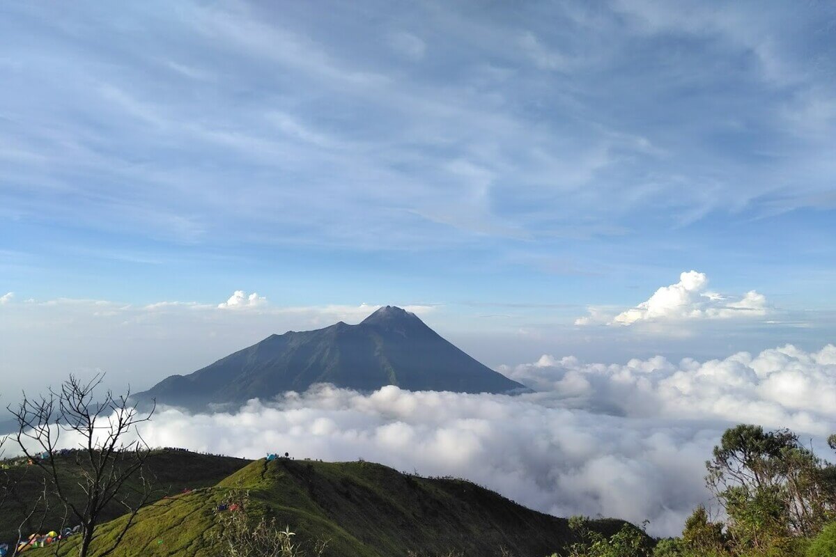 Taman Nasional Gunung Merbabu – Sejarah, Harga Tiket, dan Jam Operasional